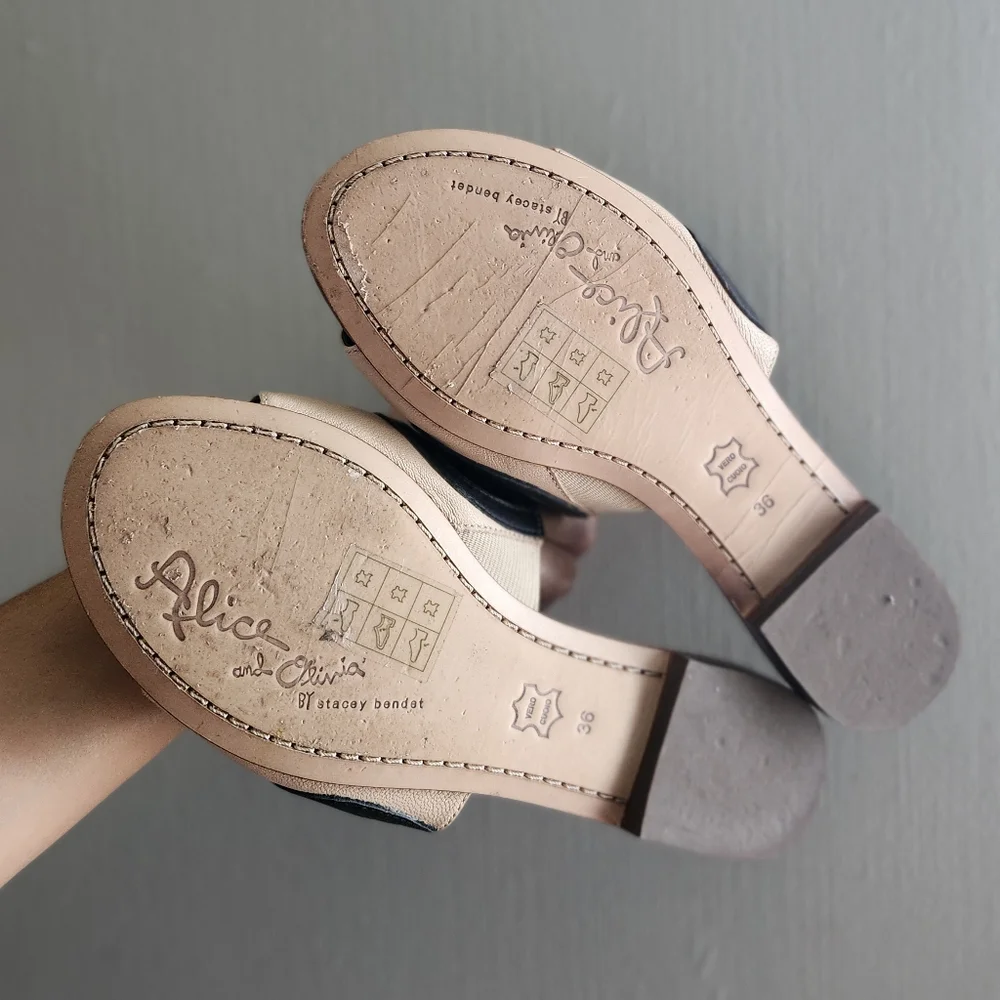 Alice + Olivia Stace Face Slide Stylish Black and Cream Women's Slides - Picture 7 of 7